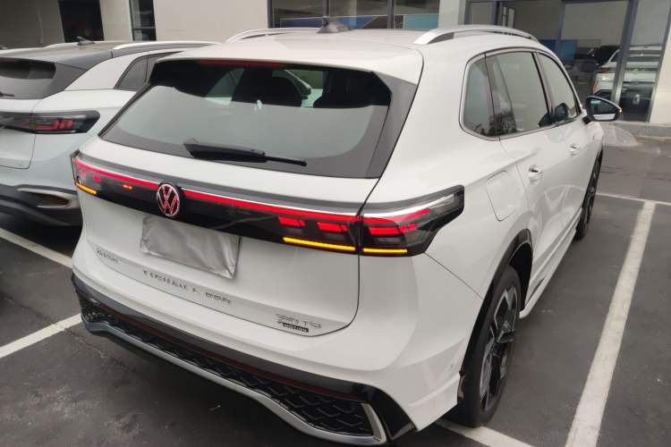Used Volkswagen Tiguan L 2025 PRO 380TSI Four-Wheel Drive R-Line Prestige Edition Rear Right 45 Deg