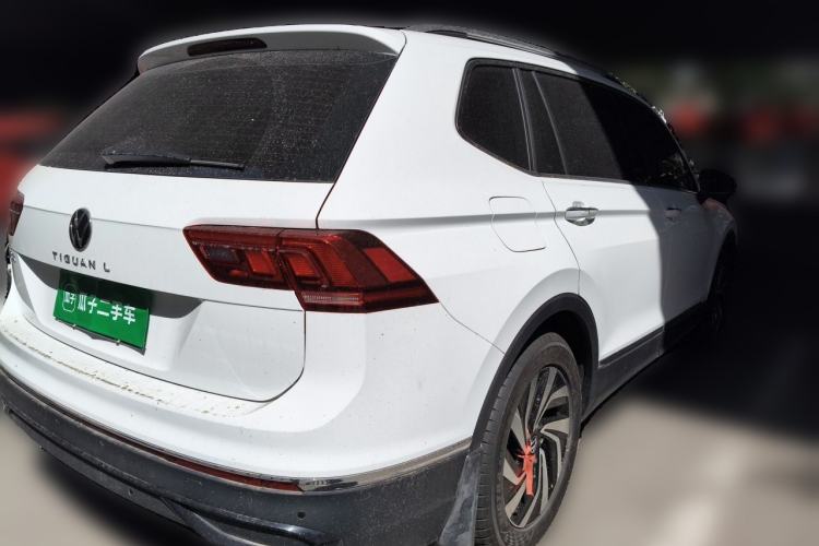 Used Volkswagen Tiguan L 2025 Model, Outstanding Version, 300TSI Automatic Two-Wheel Drive Longteng Edition Rear Right 45 Deg