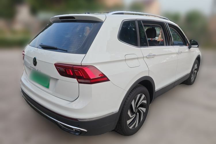 Used Volkswagen Tiguan L 2025 Model, Outstanding Version, 300TSI Automatic Two-Wheel Drive Longteng Edition Rear Right 45 Deg