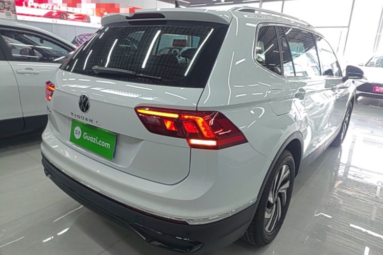 Used Volkswagen Tiguan L 2025 Model, Outstanding Version, 300TSI Automatic Two-Wheel Drive Longteng Edition Rear Right 45 Deg