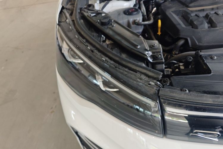 Used Volkswagen Tiguan L 2025 PRO 380TSI Four-Wheel Drive R-Line Prestige Edition Right Front Headlight
