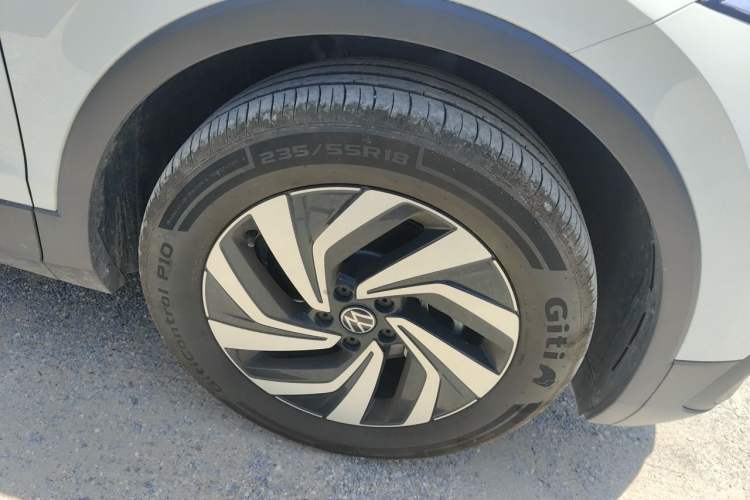 Used Volkswagen Tiguan L 2025 Model, Outstanding Version, 300TSI Automatic Two-Wheel Drive Longteng Edition Right Front Wheel Hub