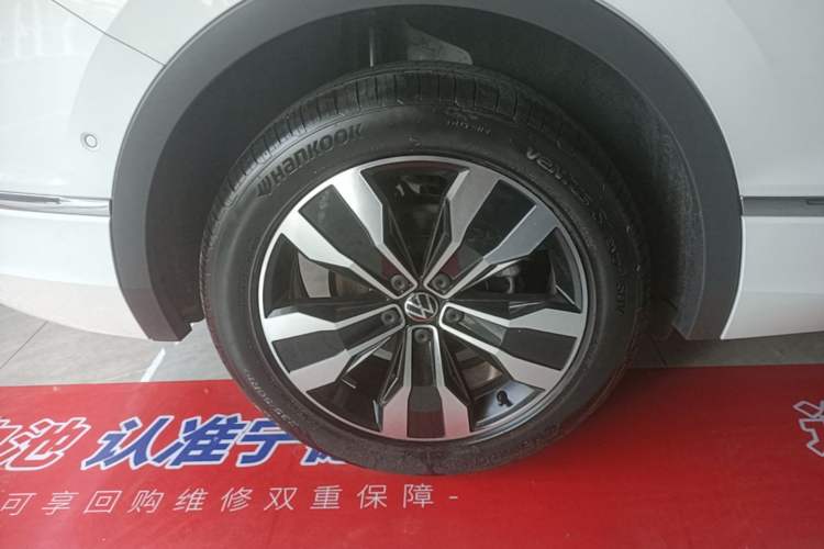 Used Volkswagen Tiguan L 2025 Model Outstanding Version 330TSI Automatic Two-Wheel Drive R-Line Longyao Edition Right Rear Wheel Hub