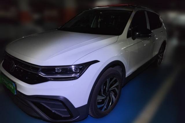 Volkswagen Tiguan L 2025 Model, Outstanding Version, 300TSI Automatic Two-Wheel Drive Longteng Edition usado