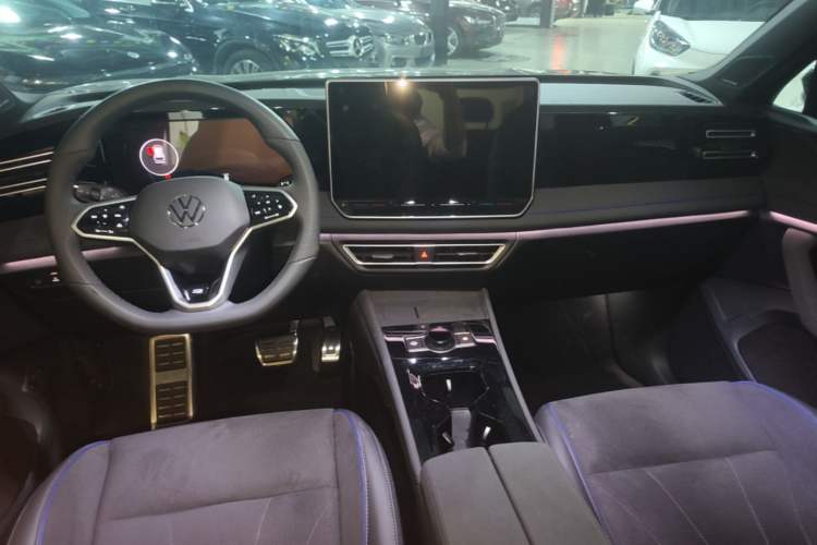 Used Volkswagen Tiguan L 2026 Model, PRO 380TSI Four-Wheel Drive R-Line Smart Luxury Edition Center Console