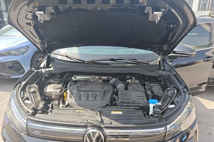 Used Volkswagen Tiguan L 2026 Model, PRO 380TSI Two-Wheel Drive R-Line Smart Leading Edition Engine Bay