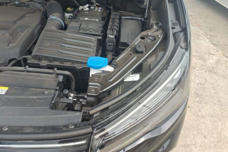 Used Volkswagen Tiguan L 2026 Model PRO 380TSI Two-Wheel Drive R-Line Navigation Edition Engine Bay Left