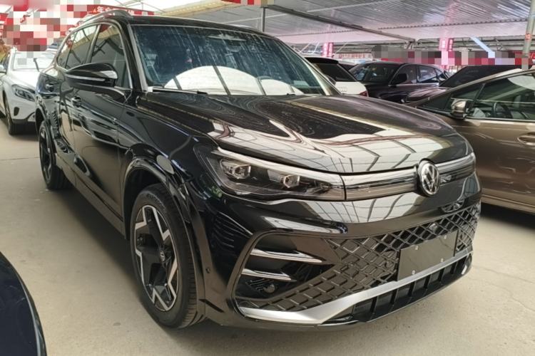 Used Volkswagen Tiguan L 2026 Model PRO 380TSI Two-Wheel Drive R-Line Navigation Edition Front Right 45 Deg