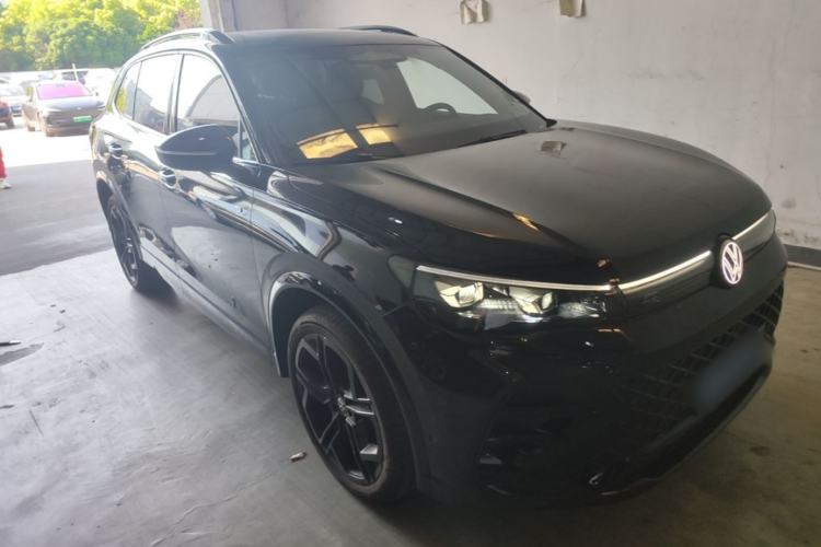 Used Volkswagen Tiguan L 2026 Model, PRO 380TSI Four-Wheel Drive R-Line Smart Luxury Edition Front Right 45 Deg