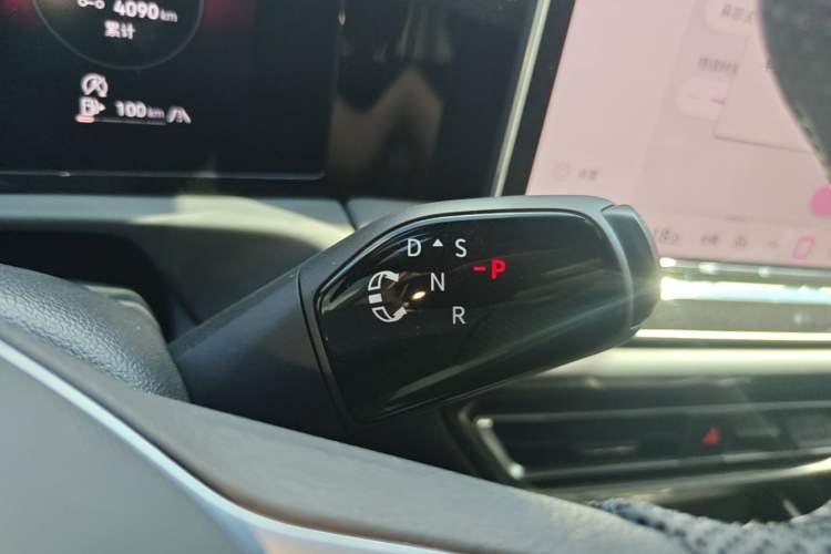 Used Volkswagen Tiguan L 2026 Model, PRO 380TSI Two-Wheel Drive R-Line Smart Leading Edition Gear Lever