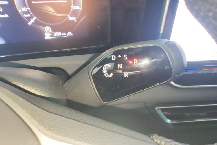 Used Volkswagen Tiguan L 2026 Model, PRO 380TSI Four-Wheel Drive R-Line Smart Luxury Edition Gear Lever
