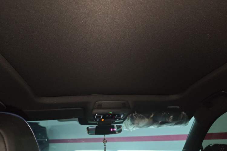 Used Volkswagen Tiguan L 2026 Model PRO 380TSI Two-Wheel Drive R-Line Navigation Edition Headliner