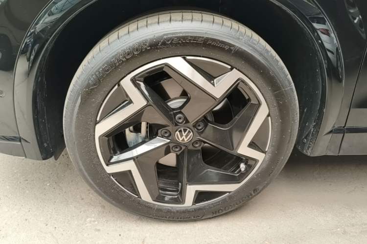Used Volkswagen Tiguan L 2026 Model PRO 380TSI Two-Wheel Drive R-Line Navigation Edition Left Front Wheel Hub