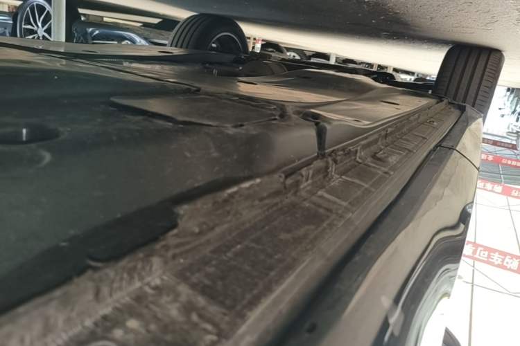 Used Volkswagen Tiguan L 2026 Model PRO 380TSI Two-Wheel Drive R-Line Navigation Edition Left Side Sill