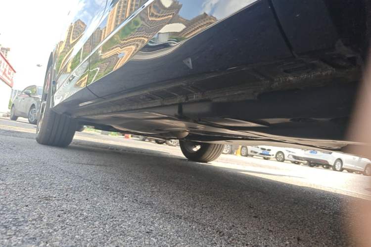 Used Volkswagen Tiguan L 2026 Model, PRO 380TSI Two-Wheel Drive R-Line Smart Leading Edition Left Side Sill