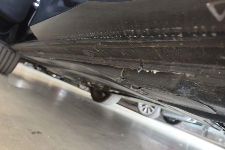 Used Volkswagen Tiguan L 2026 Model, PRO 380TSI Four-Wheel Drive R-Line Smart Luxury Edition Left Side Sill