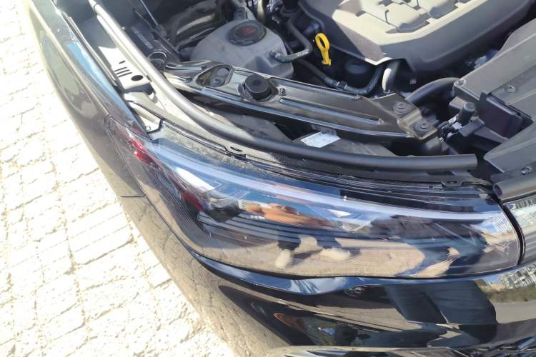 Used Volkswagen Tiguan L 2026 Model, PRO 380TSI Two-Wheel Drive R-Line Smart Leading Edition Right Front Headlight