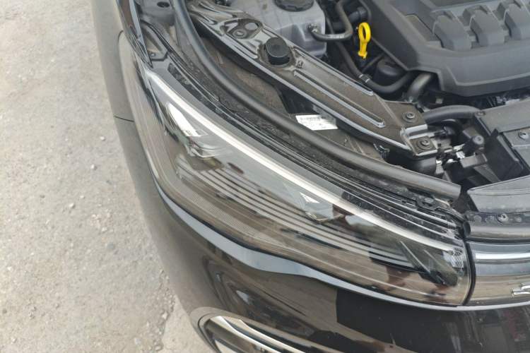 Used Volkswagen Tiguan L 2026 Model PRO 380TSI Two-Wheel Drive R-Line Navigation Edition Right Front Headlight