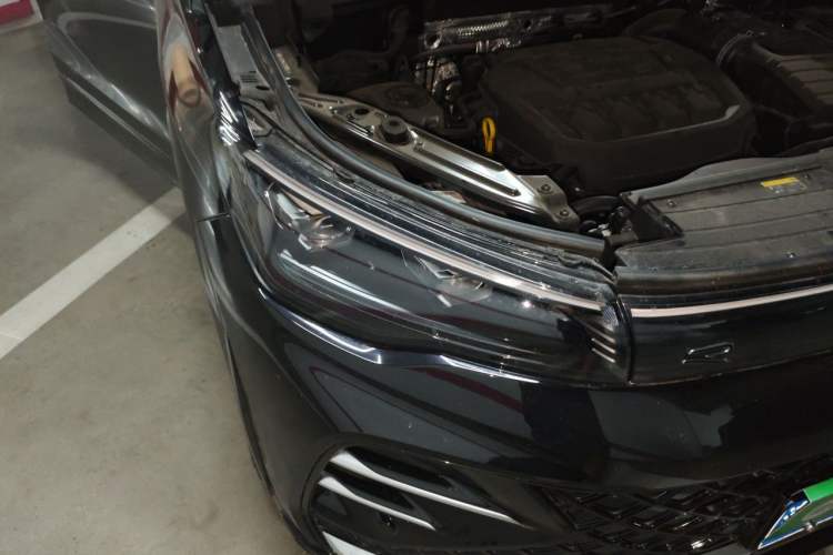 Used Volkswagen Tiguan L 2026 Model PRO 380TSI Two-Wheel Drive R-Line Navigation Edition Right Front Headlight
