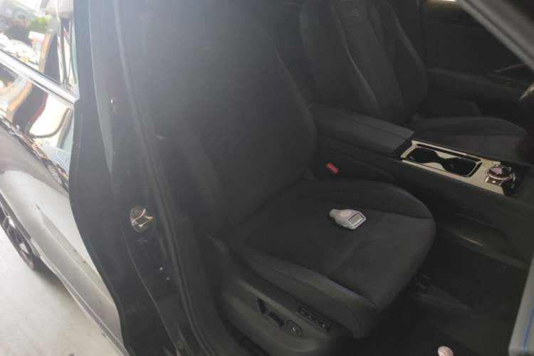 Used Volkswagen Tiguan L 2026 Model, PRO 380TSI Four-Wheel Drive R-Line Smart Luxury Edition Right Front Seat
