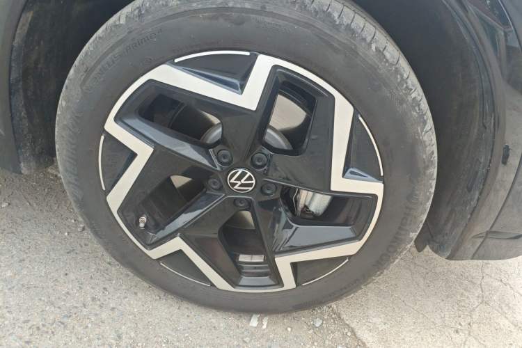 Used Volkswagen Tiguan L 2026 Model PRO 380TSI Two-Wheel Drive R-Line Navigation Edition Right Front Wheel Hub