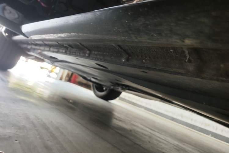 Used Volkswagen Tiguan L 2026 Model, PRO 380TSI Four-Wheel Drive R-Line Smart Luxury Edition Right Side Sill