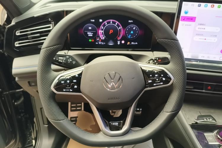Used Volkswagen Tiguan L 2026 Model PRO 380TSI Two-Wheel Drive R-Line Navigation Edition Steering Wheel