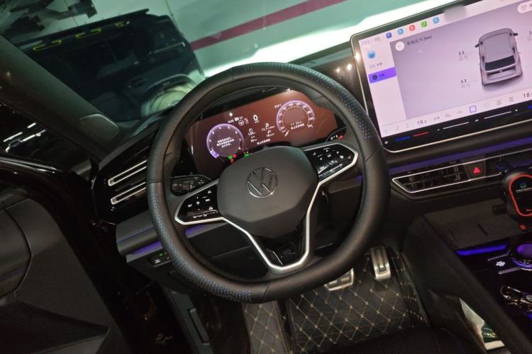 Used Volkswagen Tiguan L 2026 Model PRO 380TSI Two-Wheel Drive R-Line Navigation Edition Steering Wheel
