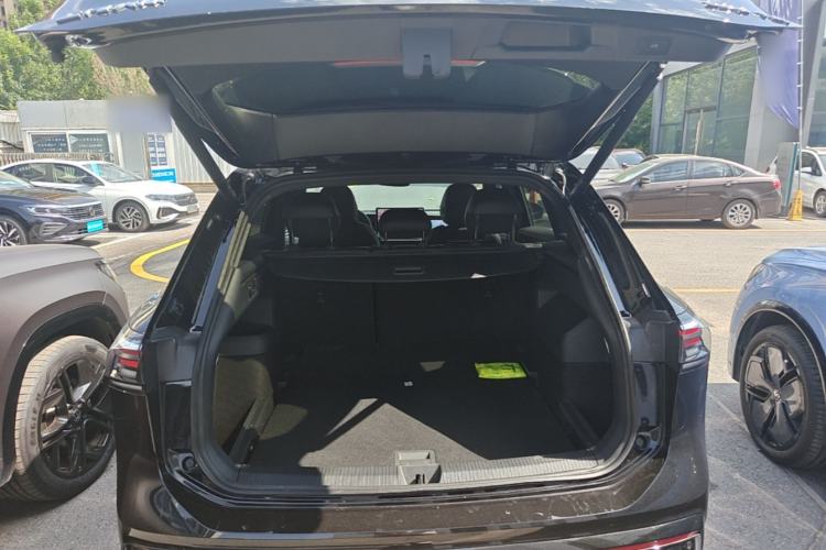Used Volkswagen Tiguan L 2026 Model, PRO 380TSI Two-Wheel Drive R-Line Smart Leading Edition Trunk
