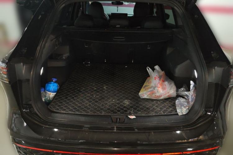 Used Volkswagen Tiguan L 2026 Model PRO 380TSI Two-Wheel Drive R-Line Navigation Edition Trunk