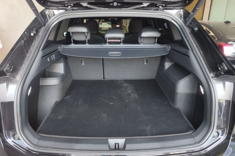 Used Volkswagen Tiguan L 2026 Model, PRO 380TSI Four-Wheel Drive R-Line Smart Luxury Edition Trunk
