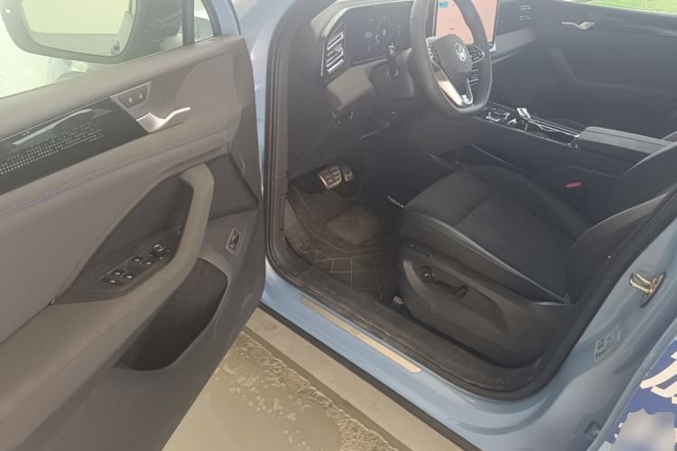 Used Volkswagen Tiguan L 2026 Model, PRO 380TSI Four-Wheel Drive R-Line Smart Luxury Edition Driver Seat