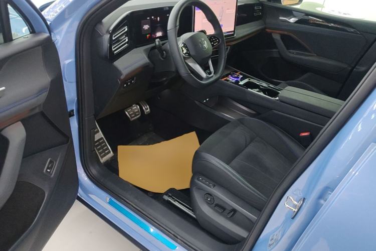Used Volkswagen Tiguan L 2026 Model, PRO 380TSI Four-Wheel Drive R-Line Smart Luxury Edition Driver Seat