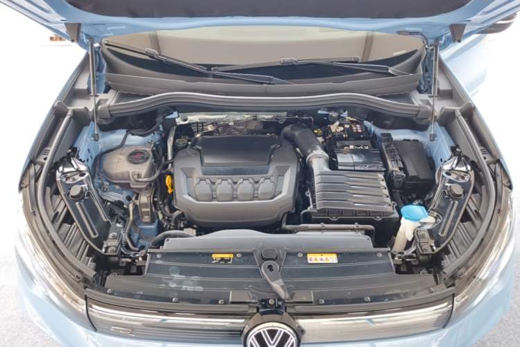 Used Volkswagen Tiguan L 2026 Model, PRO 380TSI Four-Wheel Drive R-Line Smart Luxury Edition Engine Bay