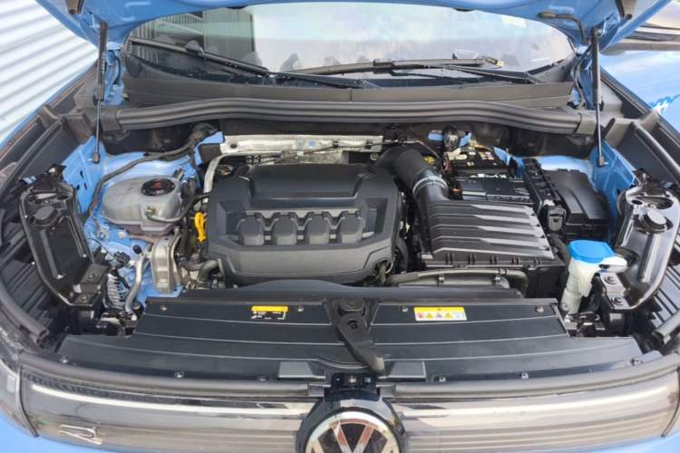 Used Volkswagen Tiguan L 2026 Model, PRO 380TSI Four-Wheel Drive R-Line Smart Luxury Edition Engine Bay