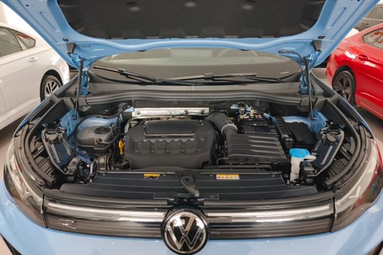 Used Volkswagen Tiguan L 2026 Model, PRO 380TSI Four-Wheel Drive R-Line Smart Luxury Edition Engine Bay