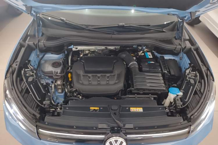 Used Volkswagen Tiguan L 2026 Model, PRO 380TSI Four-Wheel Drive R-Line Smart Luxury Edition Engine Bay