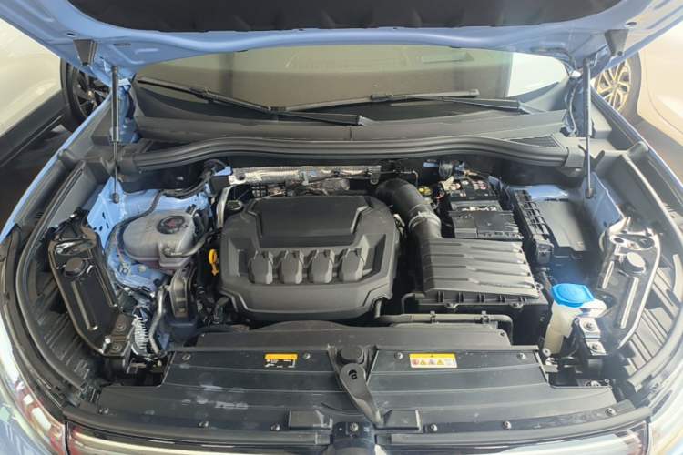 Used Volkswagen Tiguan L 2026 Model, PRO 380TSI Four-Wheel Drive R-Line Smart Luxury Edition Engine Bay