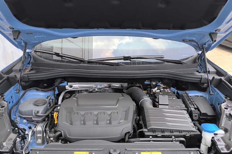 Used Volkswagen Tiguan L 2026 Model, PRO 380TSI Four-Wheel Drive R-Line Smart Luxury Edition Engine Bay