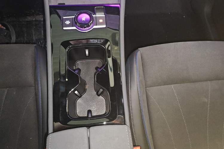 Used Volkswagen Tiguan L 2026 Model, PRO 380TSI Four-Wheel Drive R-Line Smart Luxury Edition Gear Lever