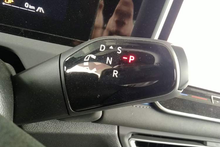 Used Volkswagen Tiguan L 2026 Model, PRO 380TSI Four-Wheel Drive R-Line Smart Luxury Edition Gear Lever