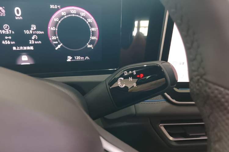 Used Volkswagen Tiguan L 2026 Model, PRO 380TSI Four-Wheel Drive R-Line Smart Luxury Edition Gear Lever