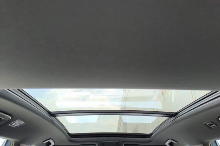 Used Volkswagen Tiguan L 2026 Model, PRO 380TSI Four-Wheel Drive R-Line Smart Luxury Edition Headliner
