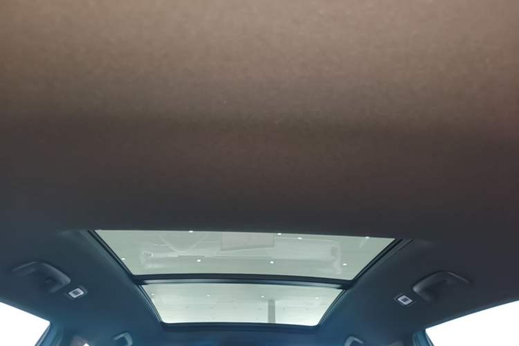 Used Volkswagen Tiguan L 2026 Model, PRO 380TSI Four-Wheel Drive R-Line Smart Luxury Edition Headliner