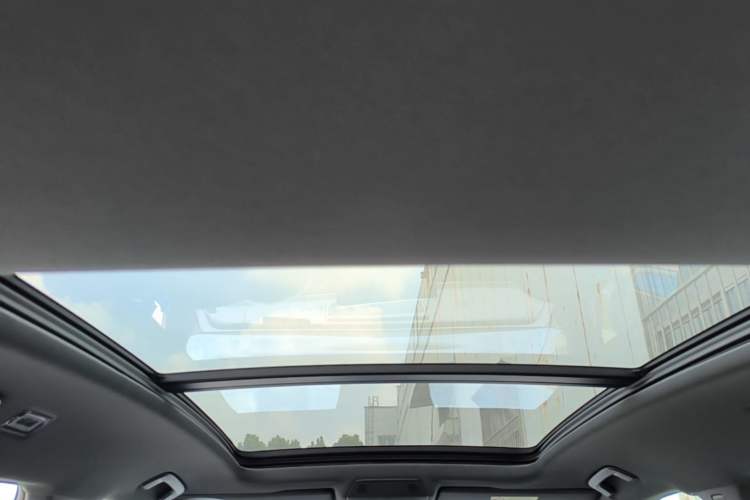 Used Volkswagen Tiguan L 2026 Model, PRO 380TSI Four-Wheel Drive R-Line Smart Luxury Edition Headliner