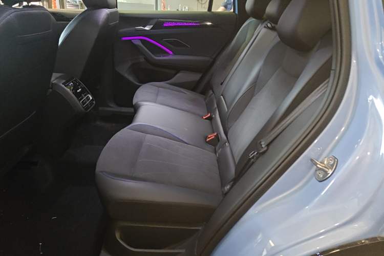Used Volkswagen Tiguan L 2026 Model, PRO 380TSI Four-Wheel Drive R-Line Smart Luxury Edition Left Rear Seat