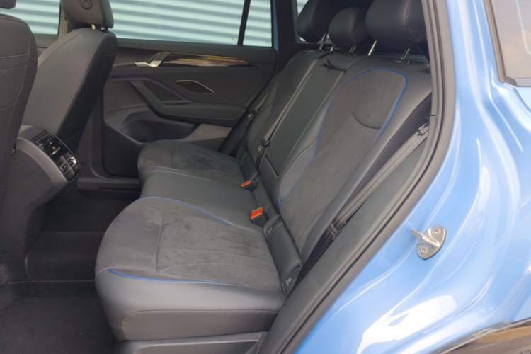 Used Volkswagen Tiguan L 2026 Model, PRO 380TSI Four-Wheel Drive R-Line Smart Luxury Edition Left Rear Seat