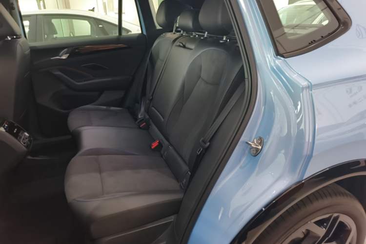 Used Volkswagen Tiguan L 2026 Model, PRO 380TSI Four-Wheel Drive R-Line Smart Luxury Edition Left Rear Seat