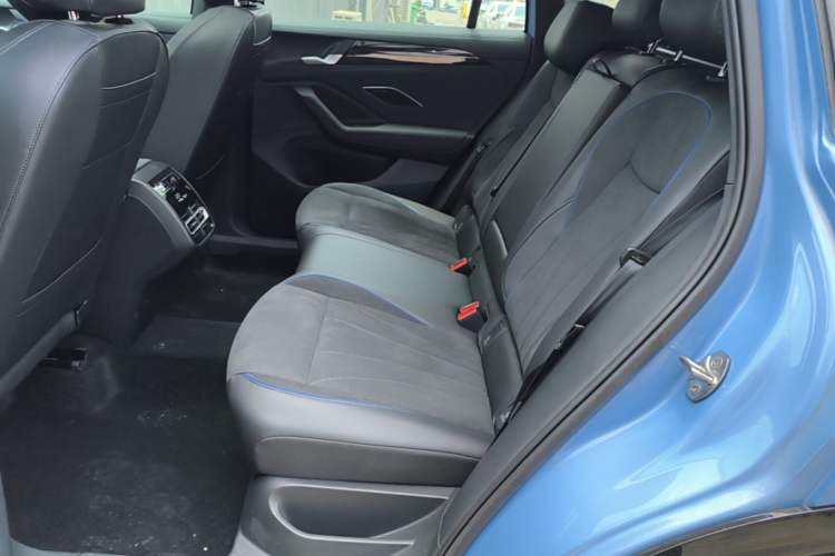 Used Volkswagen Tiguan L 2026 Model, PRO 380TSI Four-Wheel Drive R-Line Smart Luxury Edition Left Rear Seat