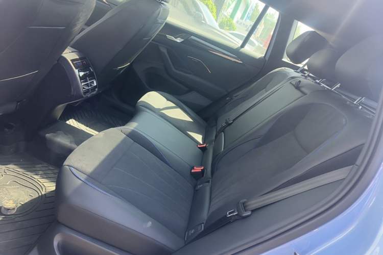 Used Volkswagen Tiguan L 2026 Model, PRO 380TSI Four-Wheel Drive R-Line Smart Luxury Edition Left Rear Seat